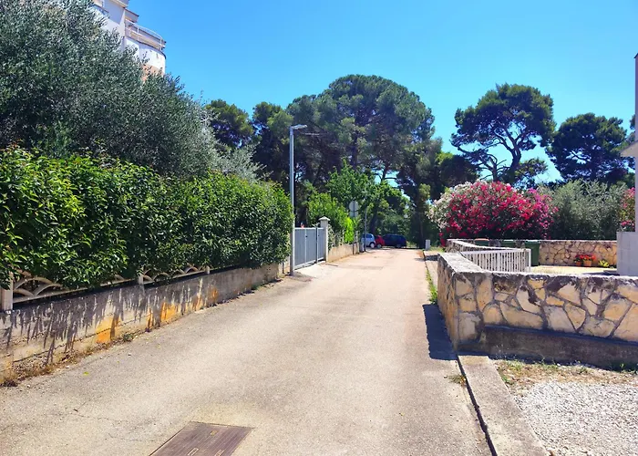 Karmela Apartment - Private Parking