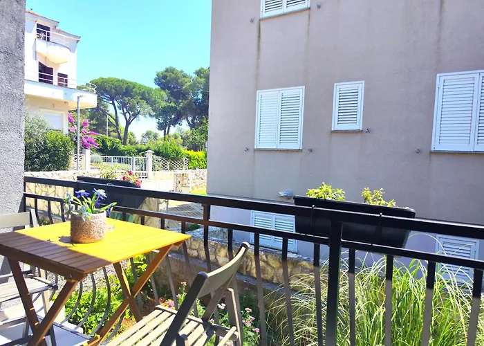 Karmela Apartment - Private Parking