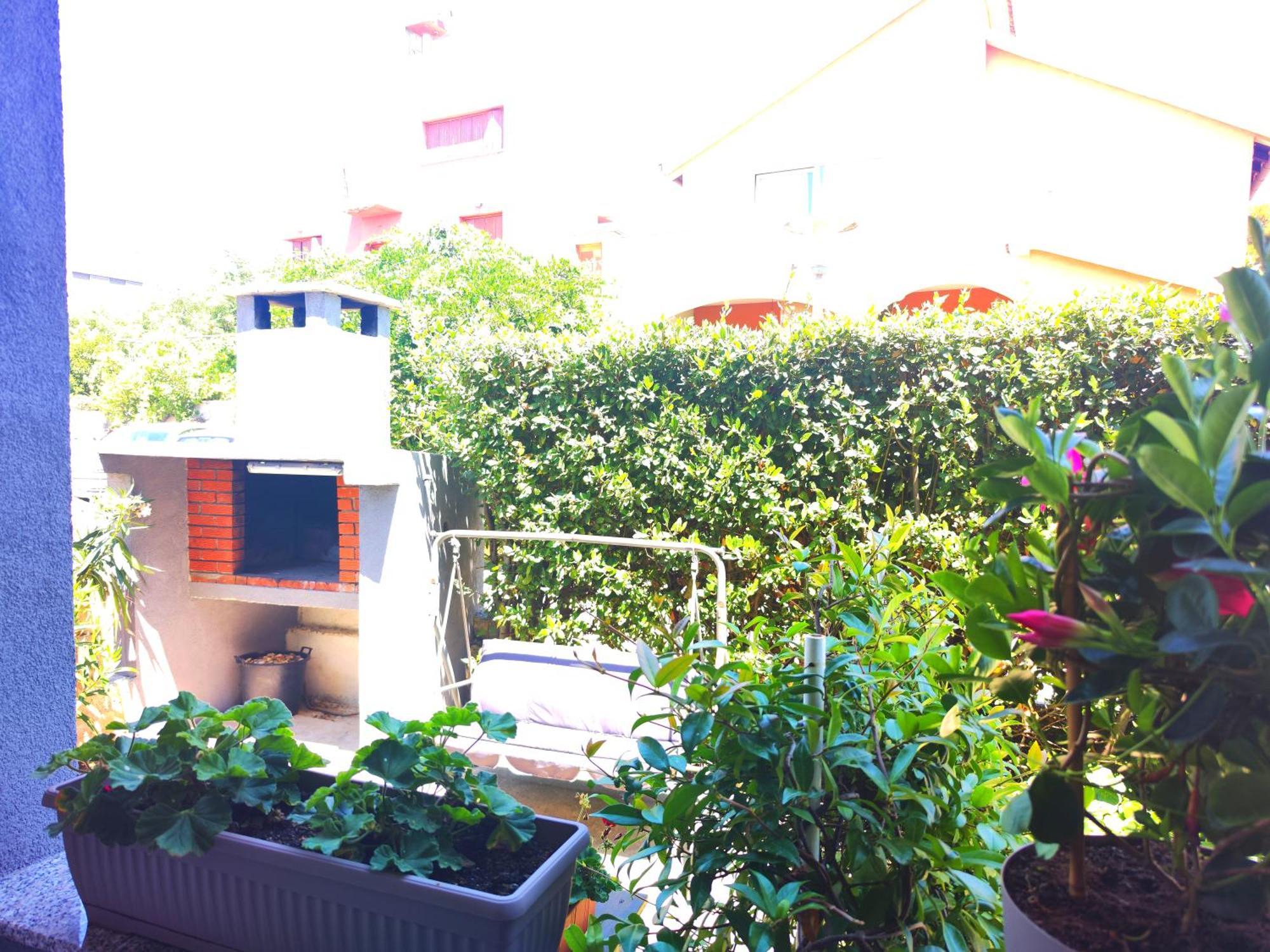 Karmela - Private Parking Apartment *