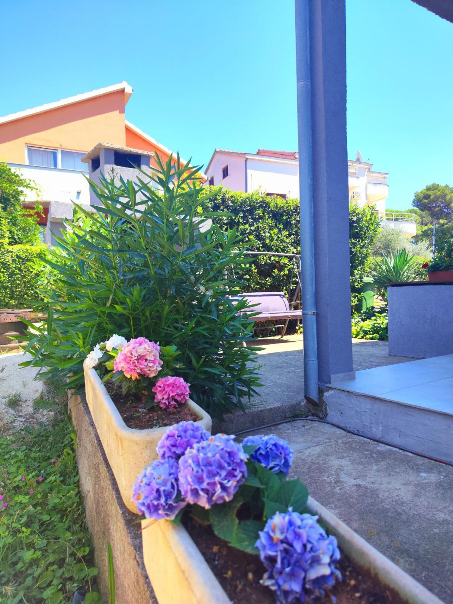 Karmela - Private Parking Apartment *