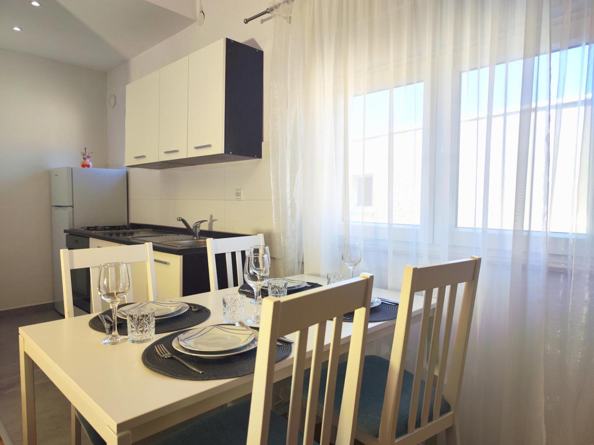 Karmela - Private Parking Apartment