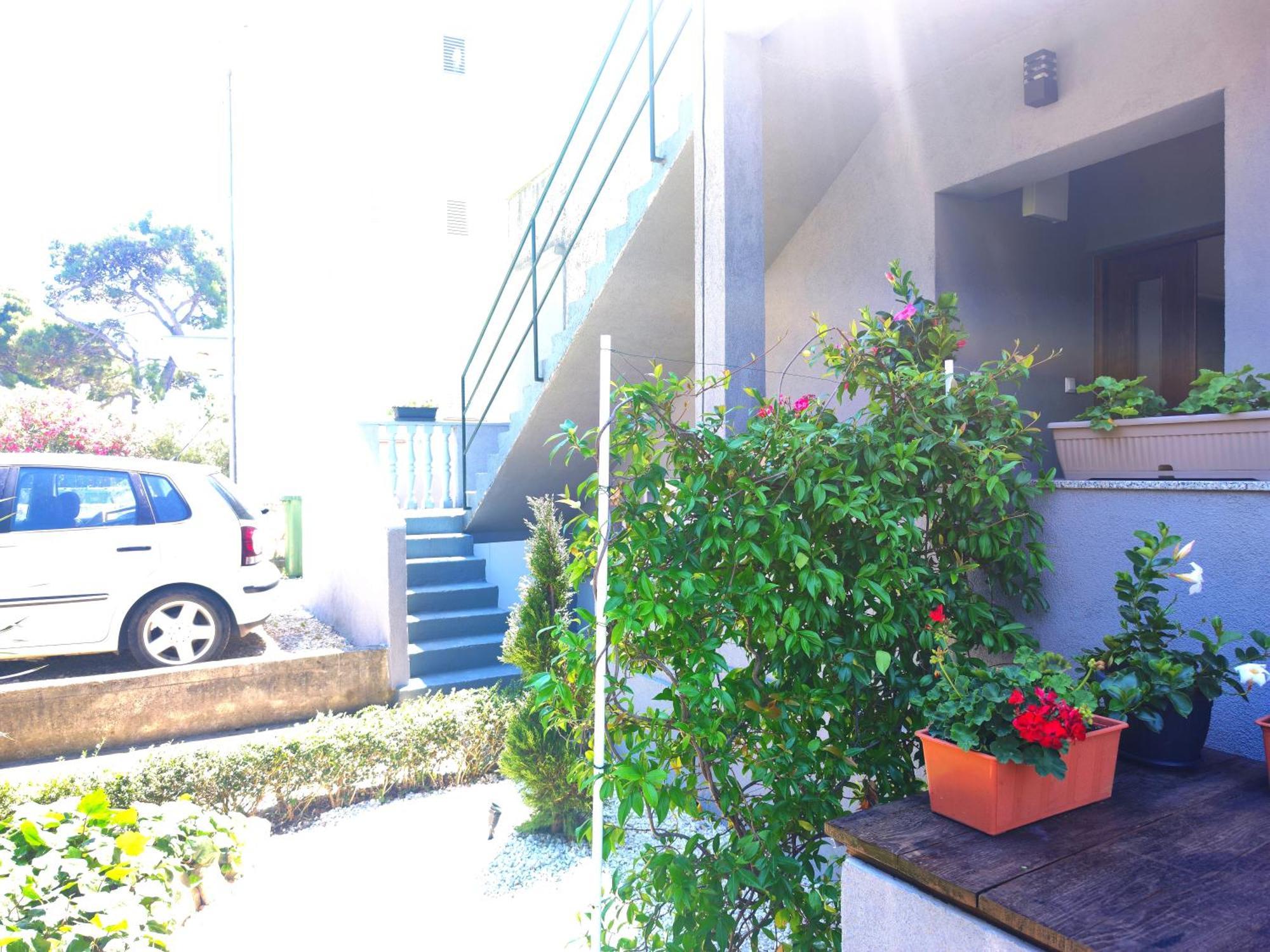 Karmela - Private Parking Apartment Zadar